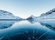 秀脚法！梅努休赛期自主训练，社媒晒花式颠球视频